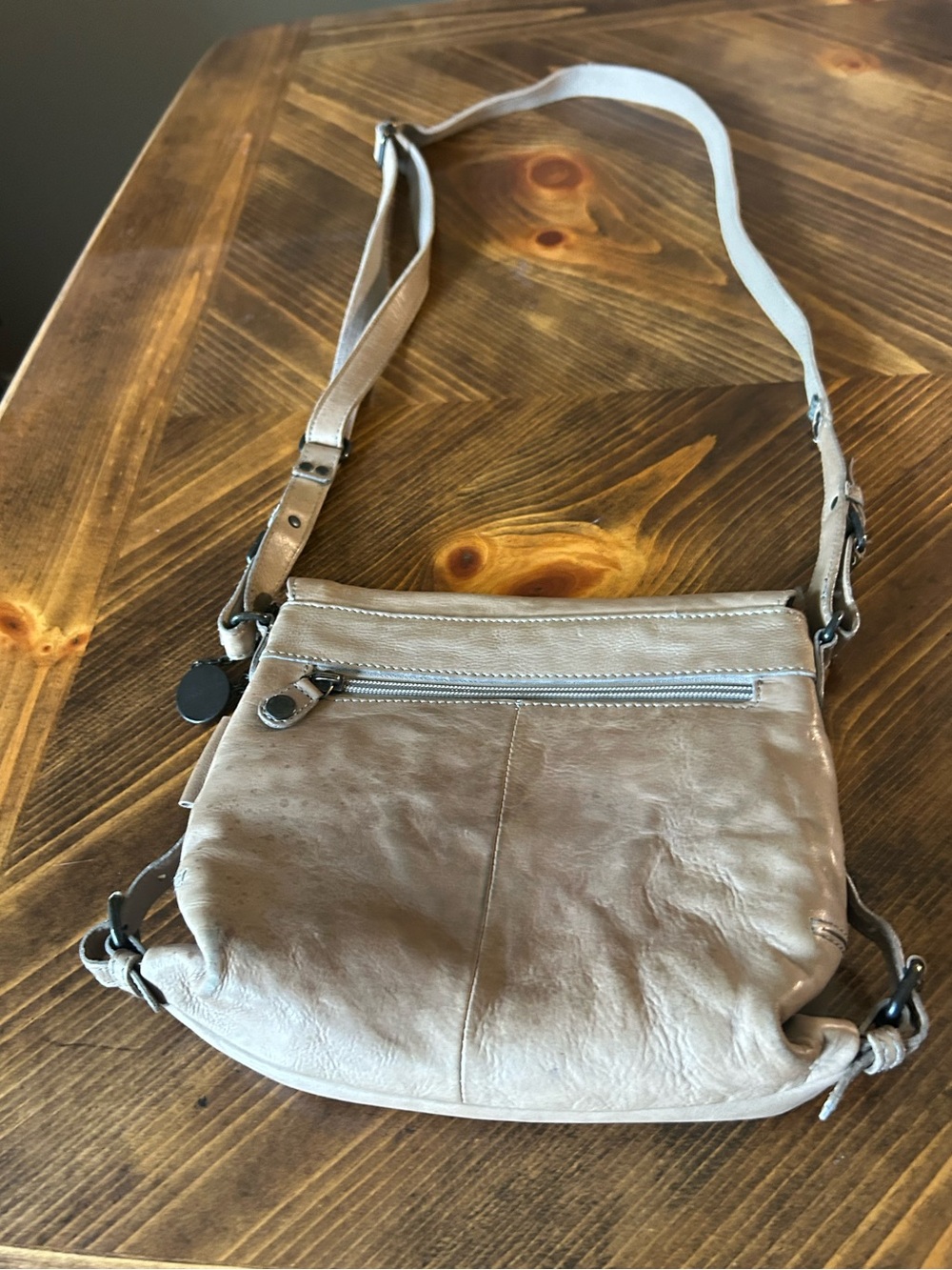 AUNTS & UNCLES Mrs Pie Puff Crossbody - Picture 12 of 16
